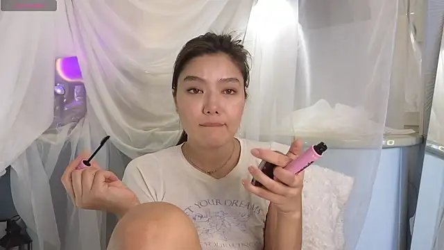 Snapshot of EmmaFisherf chatting on March 23, 3:43 am EmmaFisherf online show from March 23, 3:43 am