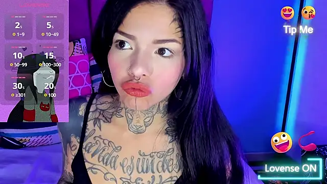 Snapshot of NinaInk chatting on March 1, 12:45 pm NinaInk online show from March 1, 12:45 pm