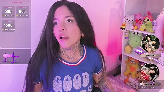 Snapshot of NinaInk chatting on December 1, 12:39 pm NinaInk online show from December 1, 12:39 pm