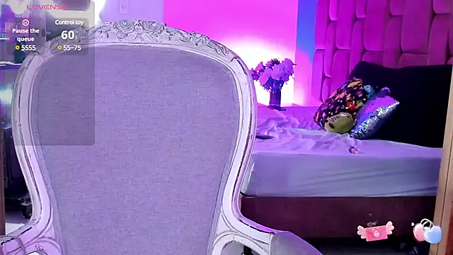 Snapshot of NinaInk chatting on March 10, 11:01 am NinaInk online show from March 10, 11:01 am