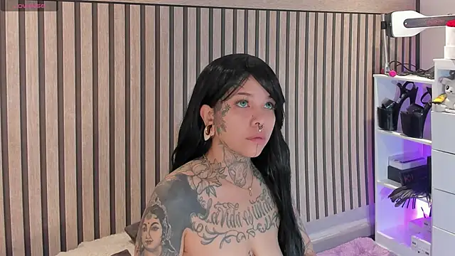 Snapshot of NinaInk chatting on February 12, 12:49 pm NinaInk online show from February 12, 12:49 pm