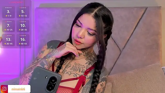 Snapshot of NinaInk chatting on September 28, 2:46 pm NinaInk online show from September 28, 2:46 pm