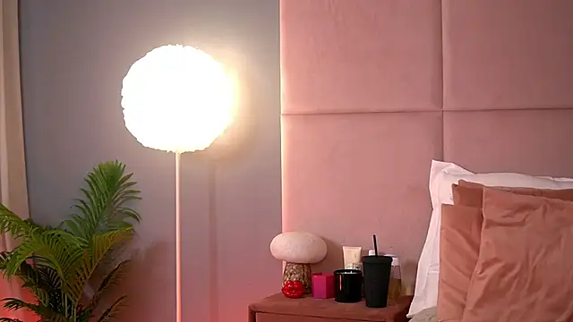 AlmaLuv online show from April 16, 3:29 am