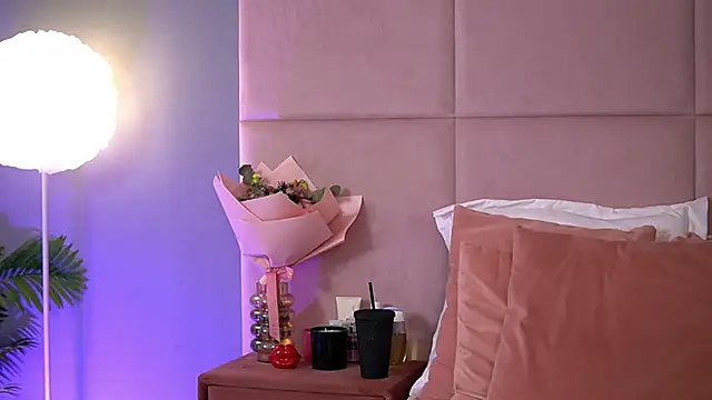 AlmaLuv online show from February 28, 4:56 am