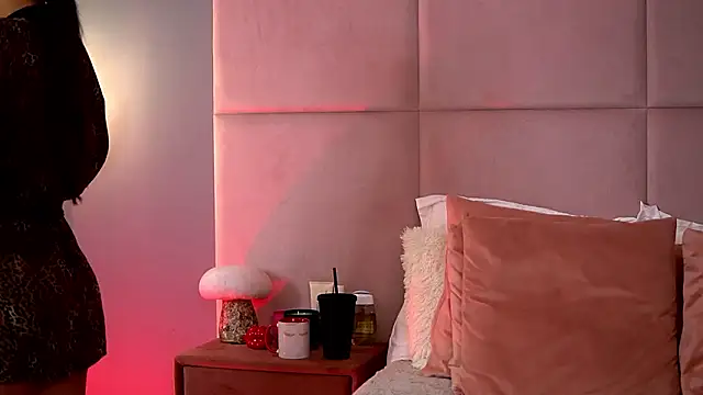 AlmaLuv online show from February 14, 5:07 am