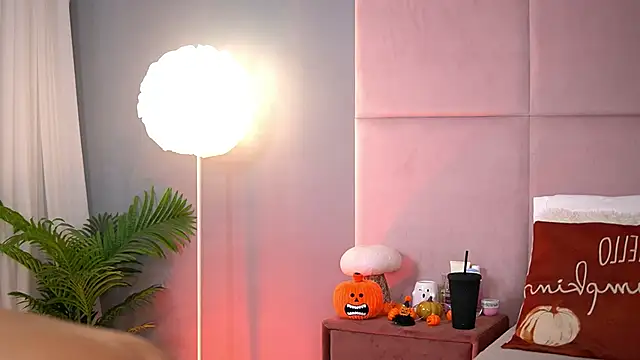 AlmaLuv online show from October 27, 4:57 am