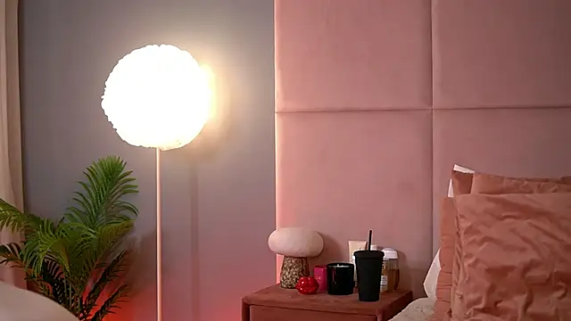 AlmaLuv online show from March 26, 4:55 am