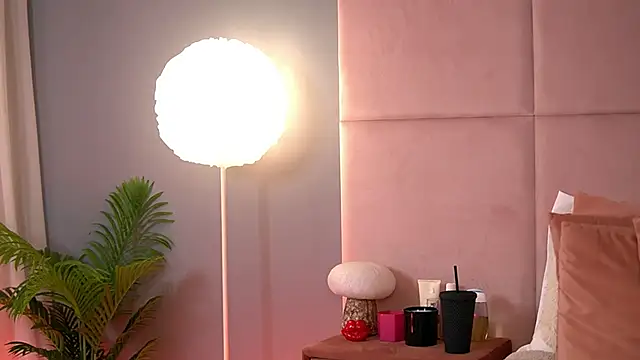 AlmaLuv online show from April 10, 3:57 am