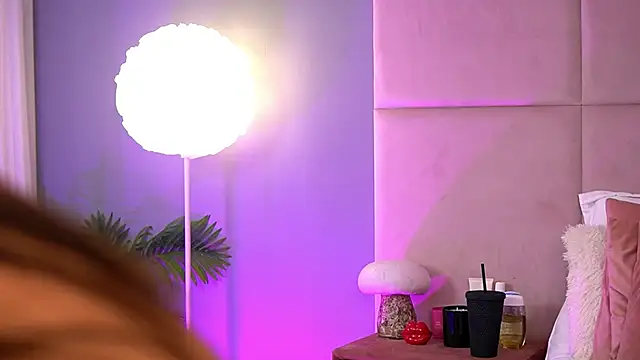 AlmaLuv online show from February 11, 4:56 am