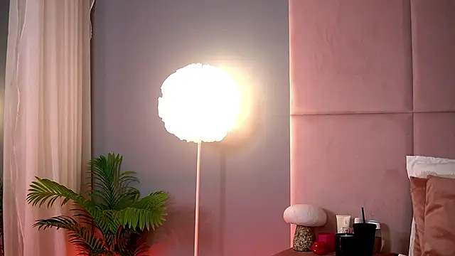 AlmaLuv online show from March 17, 4:37 am