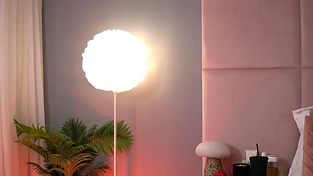 AlmaLuv online show from March 2, 4:35 am