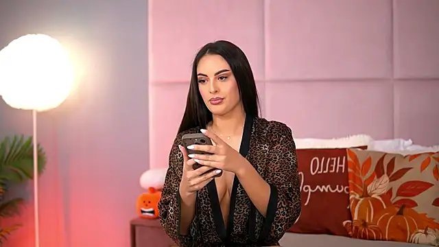 AlmaLuv online show from November 17, 4:49 am