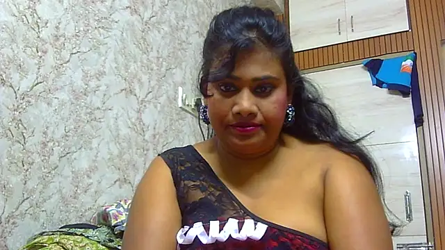 Snapshot of sexy_roma chatting on November 9, 11:25 am sexy roma online show from November 9, 11:25 am