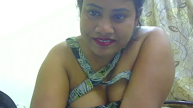 Snapshot of sexy_roma chatting on December 15, 3:51 pm sexy roma online show from December 15, 3:51 pm