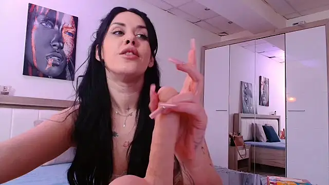 LaylaCruzRose online show from February 18, 9:43 am
