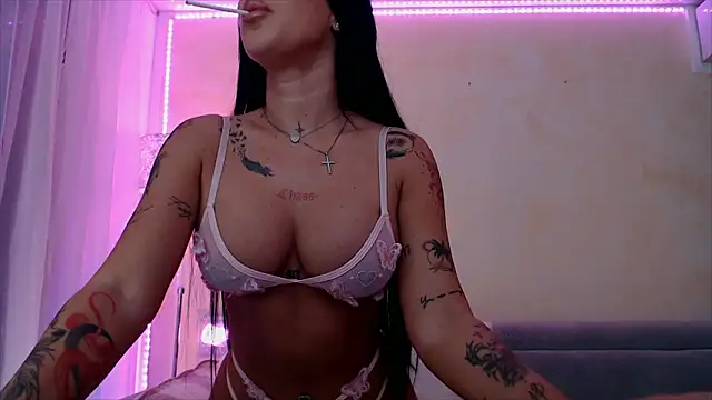 LaylaCruzRose online show from March 18, 5:54 am