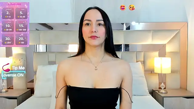 Snapshot of hazel_ross_tcw chatting on May 28, 2:45 pm hazel ross tcw online show from May 28, 2:45 pm