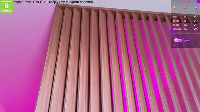 Katy perry  online show from April 11, 7:45 am