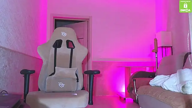 Katy perry  online show from December 4, 2:43 am