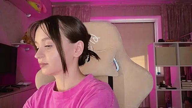 Snapshot of Katy_perry_ chatting on March 16, 3:58 am Katy perry online show from March 16, 3:58 am