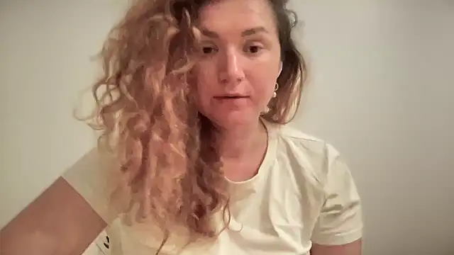 Foxy and classy online show from April 27, 7:45 pm