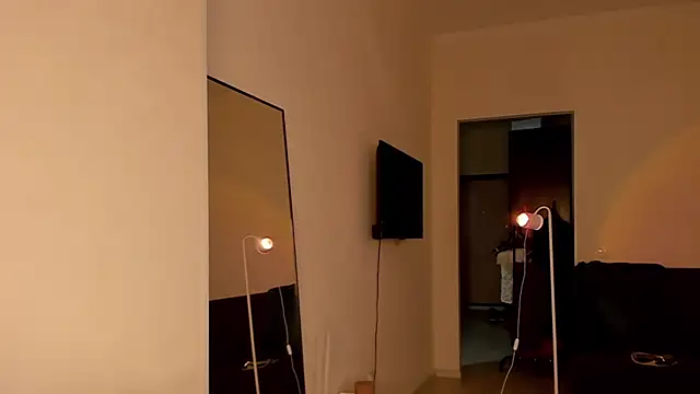 elliemintlover online show from September 17, 8:44 pm