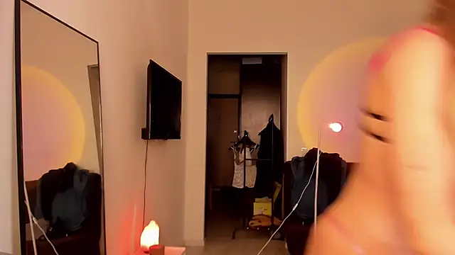 elliemintlover online show from September 30, 8:37 pm