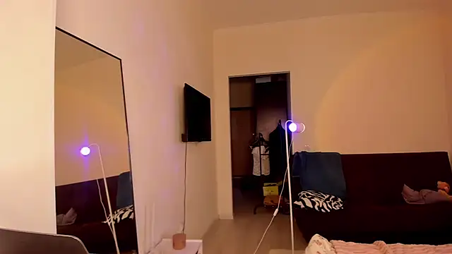 elliemintlover online show from September 18, 9:29 pm