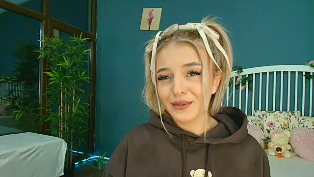 Snapshot of AlicePirs chatting on October 23, 4:22 am AlicePirs online show from October 23, 4:22 am