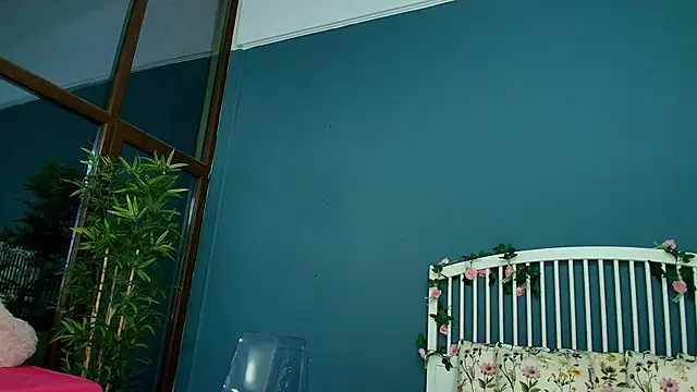 Snapshot of AlicePirs chatting on December 1, 5:08 am AlicePirs online show from December 1, 5:08 am