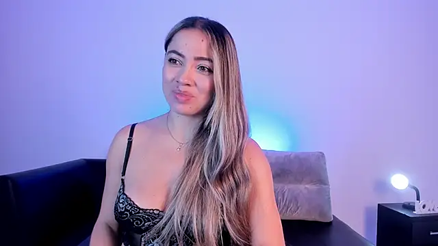 Snapshot of Alessia_Taylorr chatting on September 16, 11:44 am Alessia Taylorr online show from September 16, 11:44 am