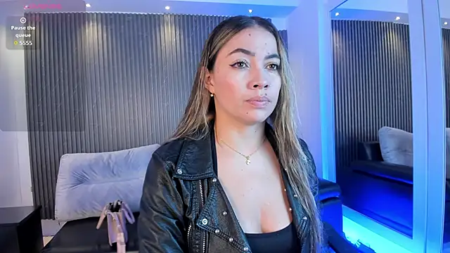 Snapshot of Alessia_Taylorr chatting on November 4, 12:20 pm Alessia Taylorr online show from November 4, 12:20 pm