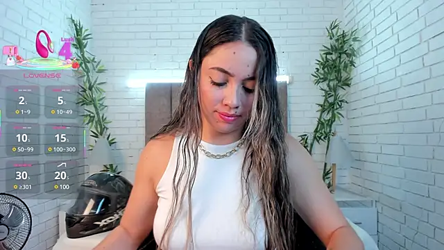 Snapshot of Alessia_Taylorr chatting on March 19, 12:01 pm Alessia Taylorr online show from March 19, 12:01 pm