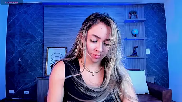 Snapshot of Alessia_Taylorr chatting on September 18, 11:46 am Alessia Taylorr online show from September 18, 11:46 am