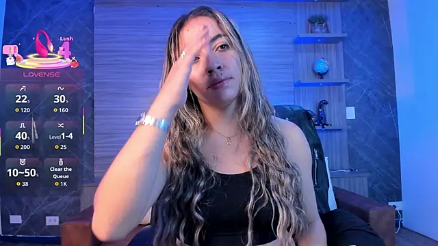 Snapshot of Alessia_Taylorr chatting on November 13, 12:31 pm Alessia Taylorr online show from November 13, 12:31 pm