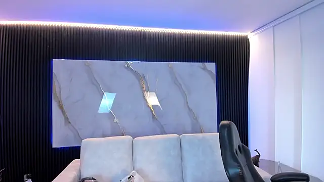 Snapshot of Alessia_Taylorr chatting on October 6, 11:22 am Alessia Taylorr online show from October 6, 11:22 am
