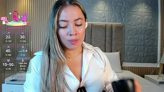 Snapshot of Alessia_Taylorr chatting on September 13, 1:33 pm Alessia Taylorr online show from September 13, 1:33 pm
