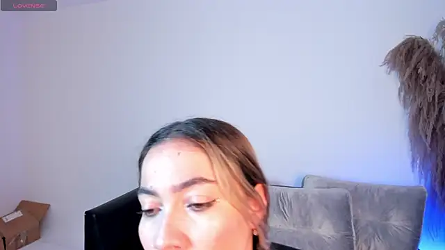 Snapshot of Alessia_Taylorr chatting on December 2, 11:45 am Alessia Taylorr online show from December 2, 11:45 am