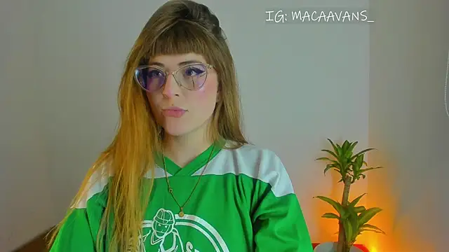 Snapshot of tekila__ chatting on February 25, 12:33 am tekila online show from February 25, 12:33 am