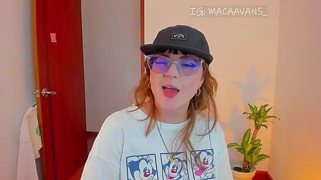 Snapshot of tekila__ chatting on February 6, 8:16 pm tekila online show from February 6, 8:16 pm