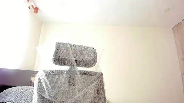 Snapshot of Sweetdreamses_ chatting on September 18, 2:09 pm Sweetdreamses  online show from September 18, 2:09 pm