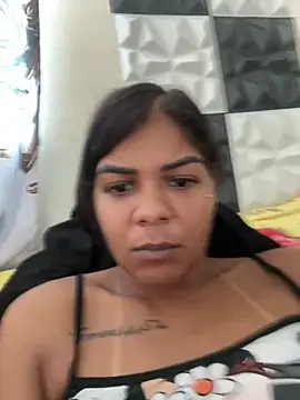 Snapshot of Indiazinhax chatting on February 3, 5:51 pm Indiazinhax online show from February 3, 5:51 pm