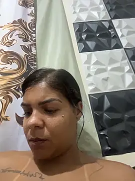 Snapshot of Indiazinhax chatting on March 4, 9:33 pm Indiazinhax online show from March 4, 9:33 pm