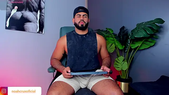 noah crux online show from February 16, 7:56 pm