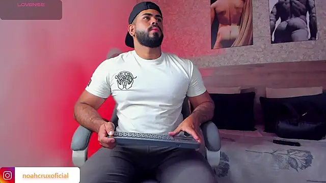 noah crux online show from October 27, 12:17 pm