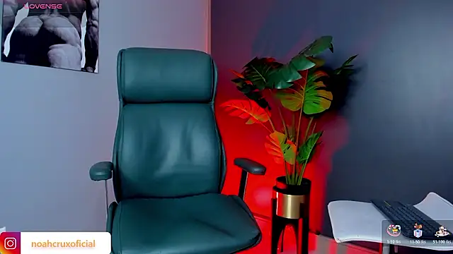 noah crux online show from March 7, 10:15 pm