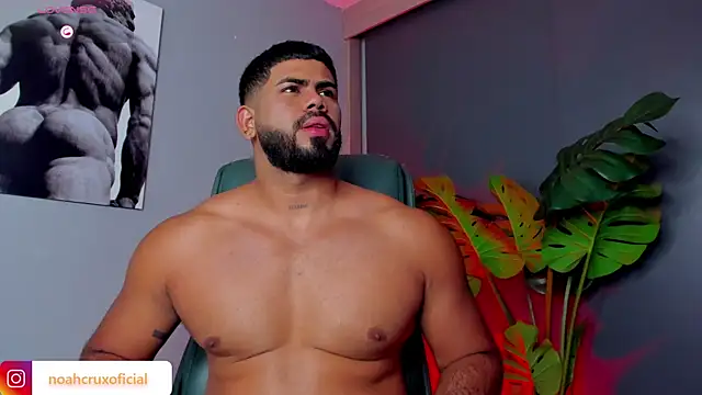 noah crux online show from March 31, 10:12 pm