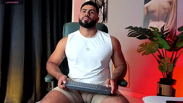 noah crux online show from December 17, 8:36 pm