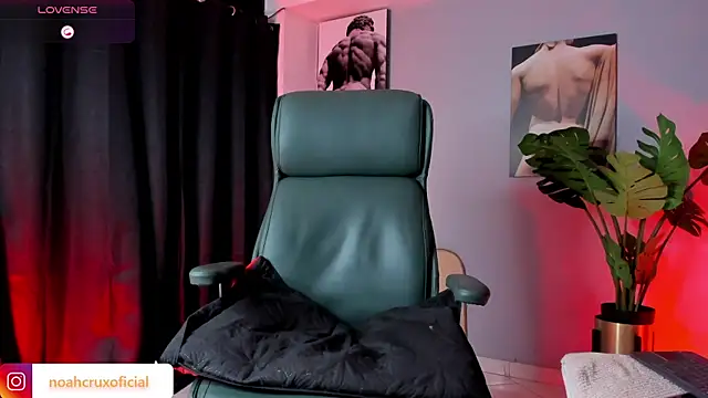 noah crux online show from January 6, 8:24 pm