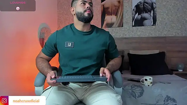 noah crux online show from October 21, 11:20 am
